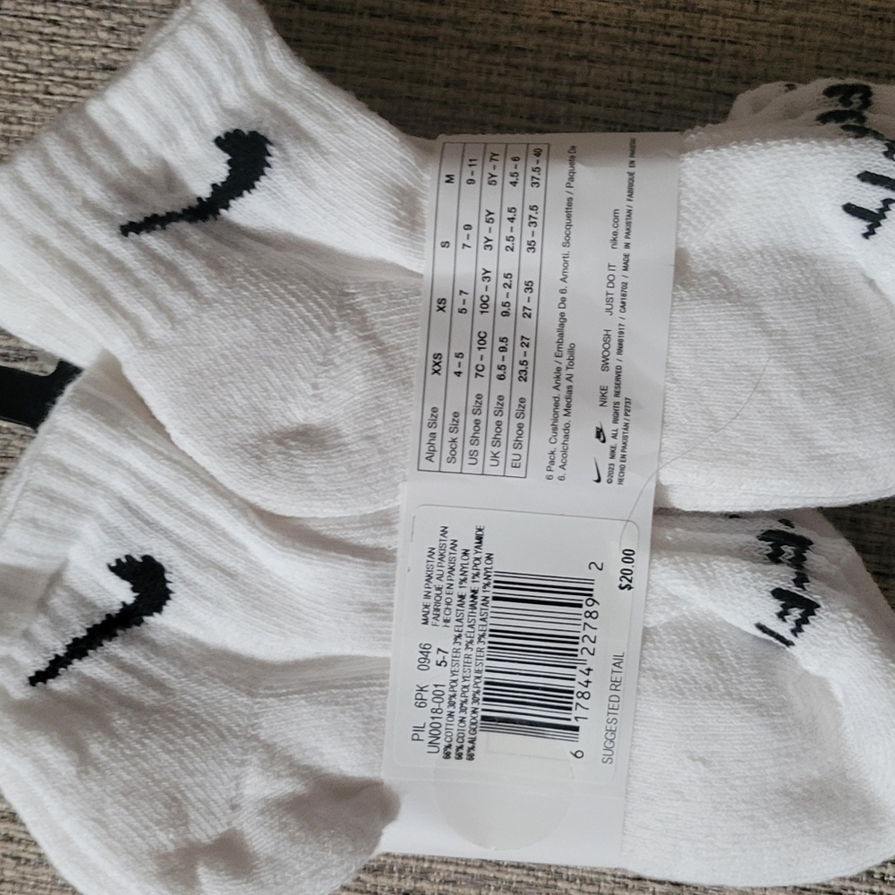 Kids nike socks nwt